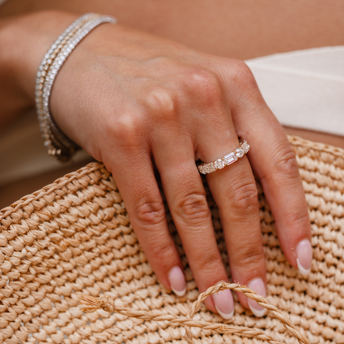 4mm Sideways Emerald & Rounds Diamond Band