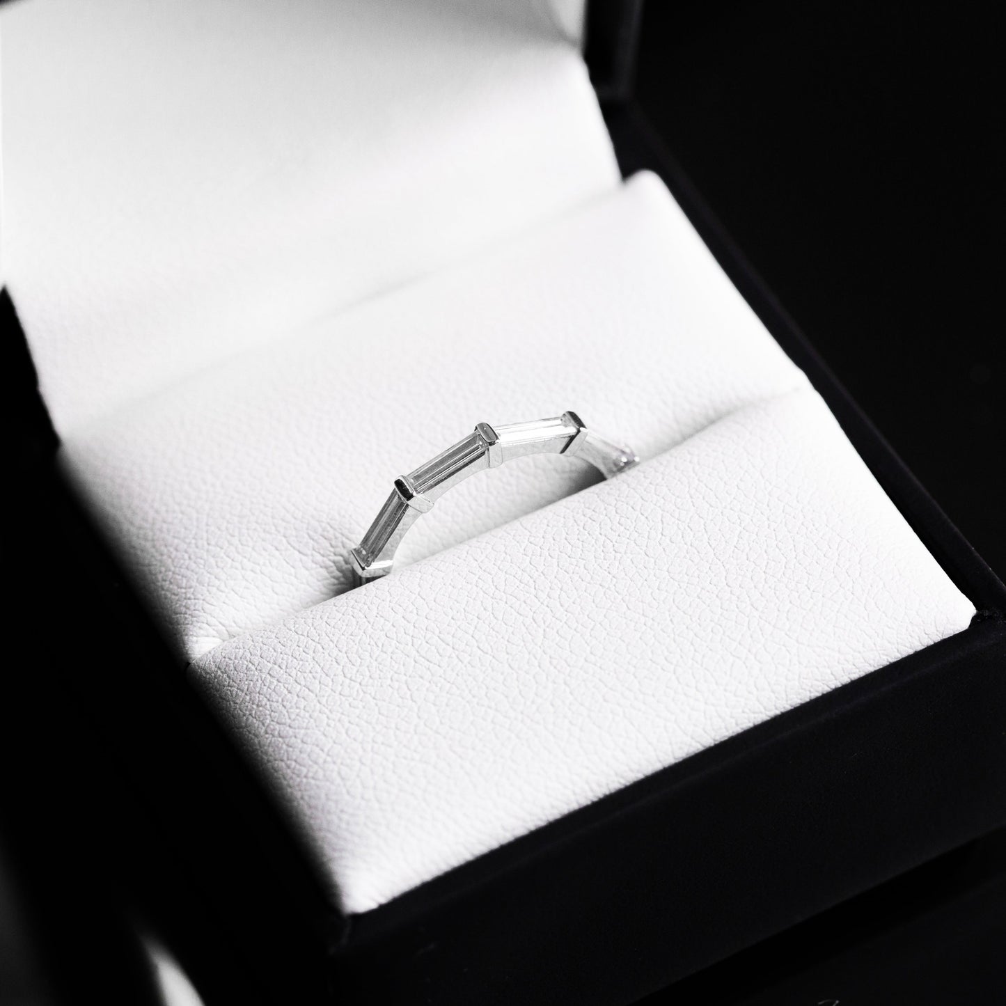 1.5mm Elongated Baguette Band